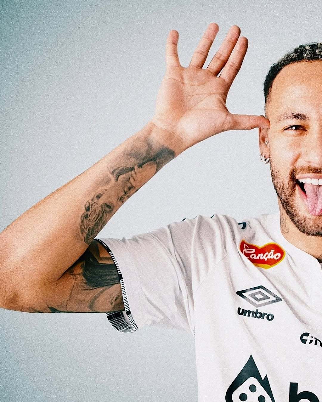 AYX GAMES-败北首场状态出色，德国队观众沸腾！，内马尔重返赛场比赛高潮迭起的简单介绍